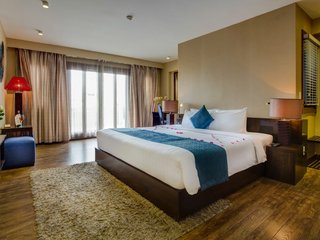  Royal Terrace Suites