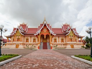 Luangprabang – Vientiane (B, L)