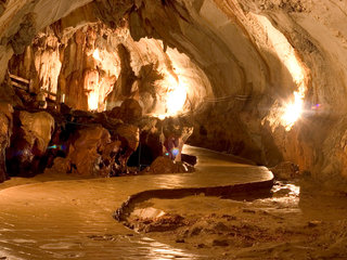 Vang Vieng - Tham Jang Caves (B, L)