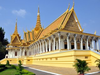 Chau Doc – Phnom Penh City Tour (B, L)