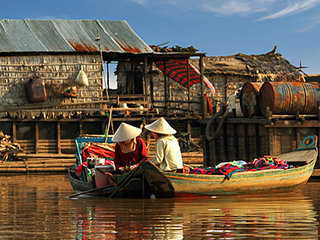Tonle Sap Lake (B, L)