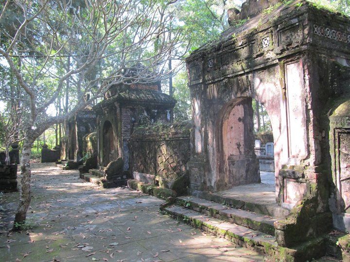 Royal Tombs | Hue Attractions | Viet Holiday Travel