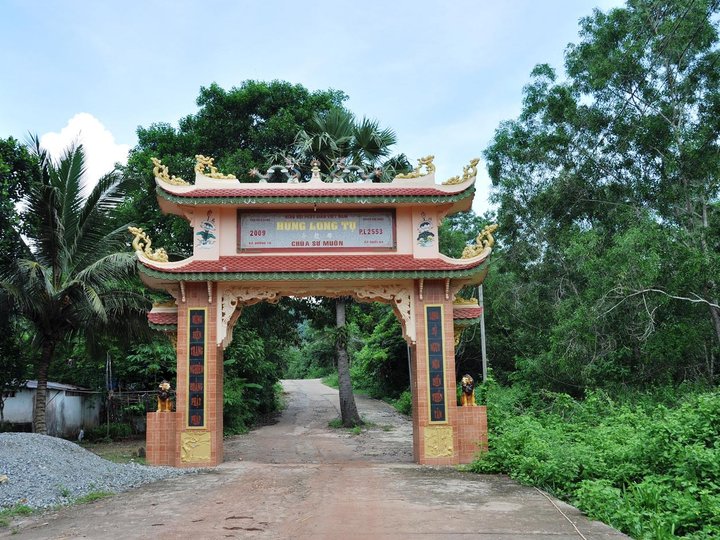 Hung Long Tu Pagoda