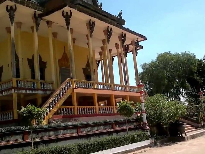 100 Column Pagoda 