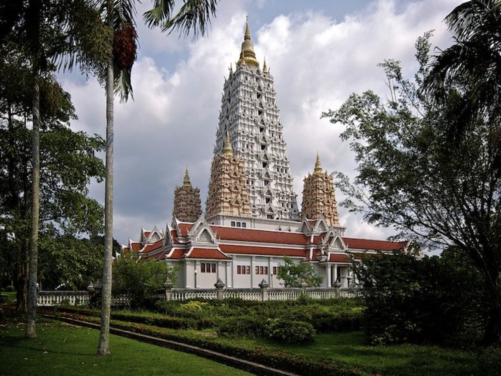 Wat Yanasangwararam Woramahawihan