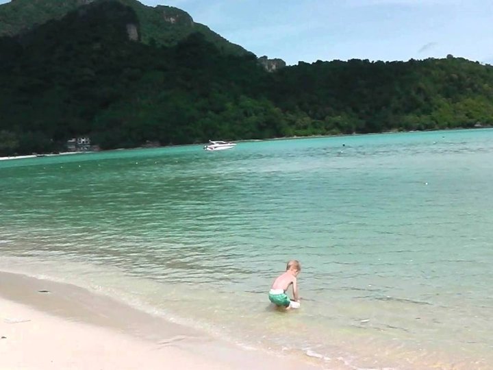 Loh Dalum Beach