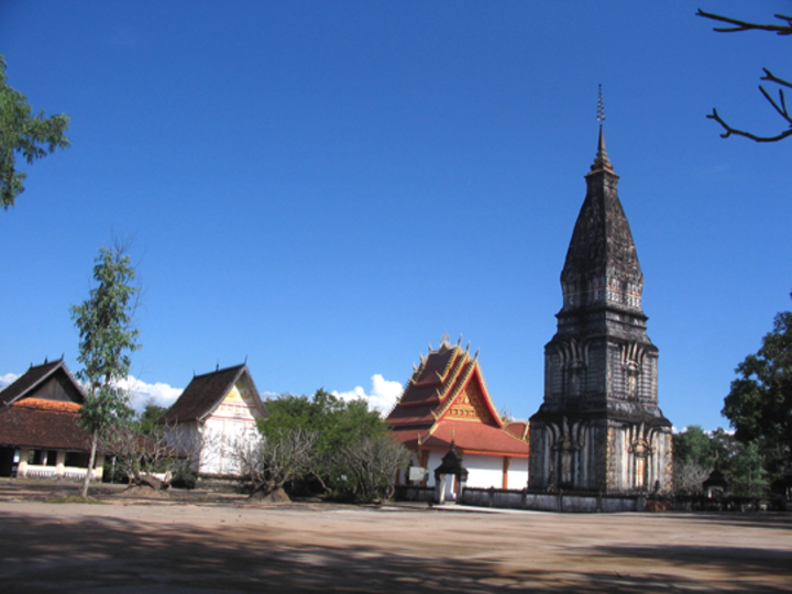 Wat Phabath and Wat Phonsanh Temples