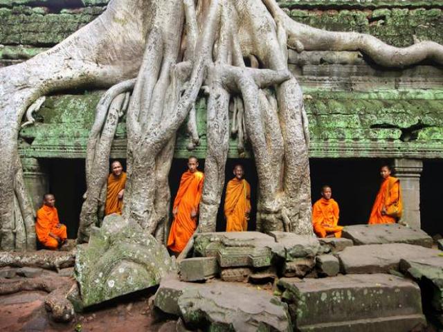 10_reasons_to_visit_cambodia_0.jpg