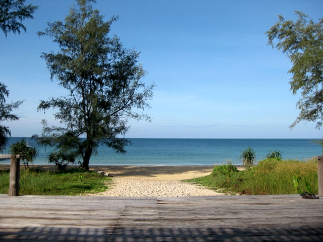 lazy-beach-koh-rong-saloem-cambodia7_0.jpg